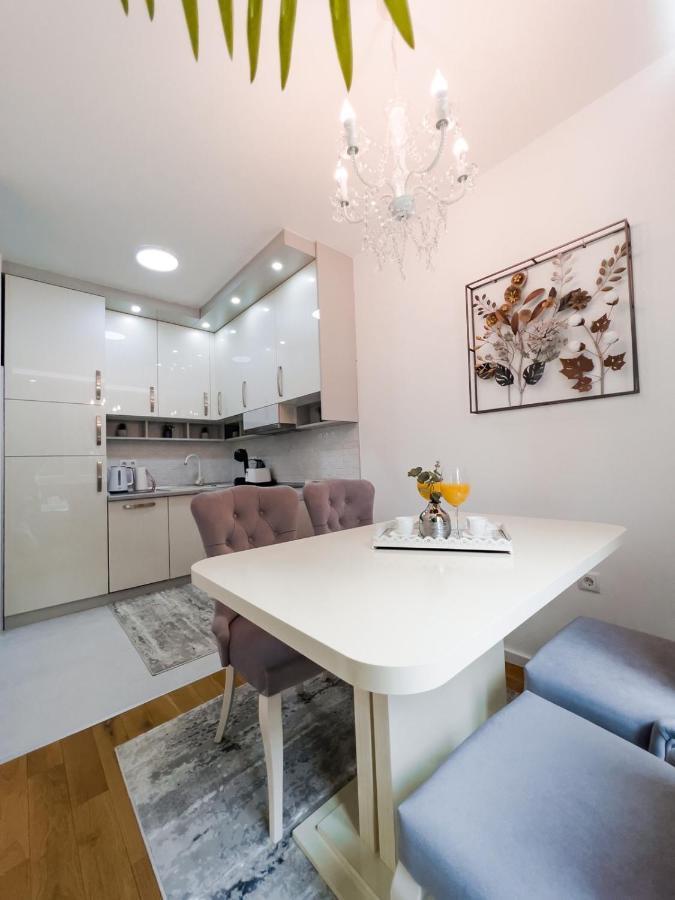 Fontana Apartmani Free Parking Tuzla Exterior foto