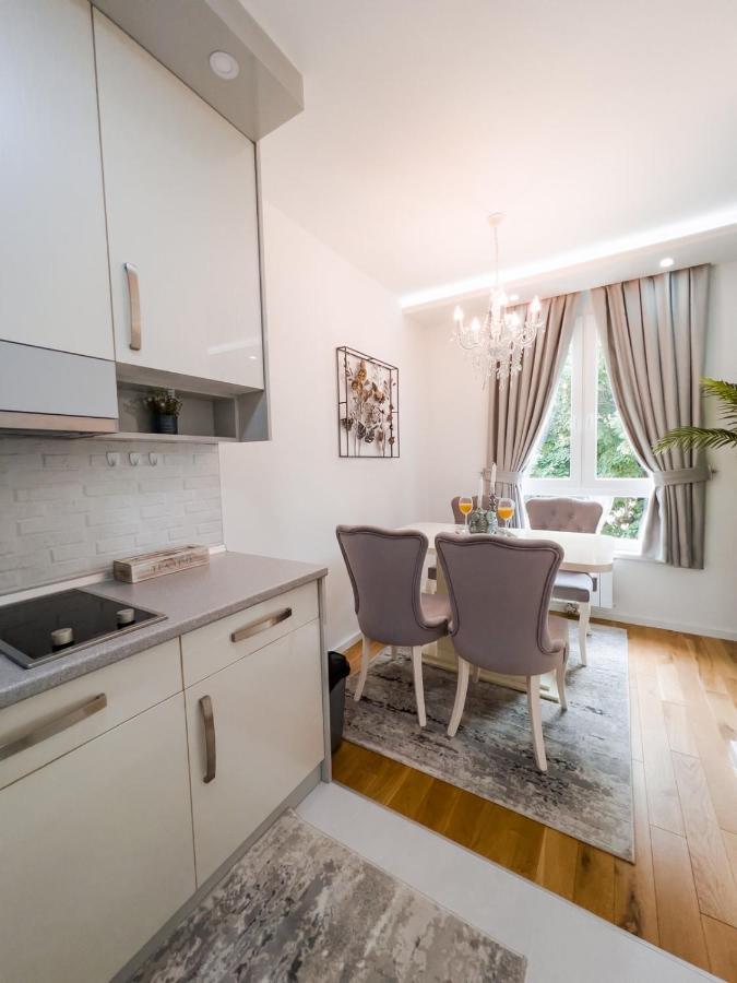 Fontana Apartmani Free Parking Tuzla Exterior foto